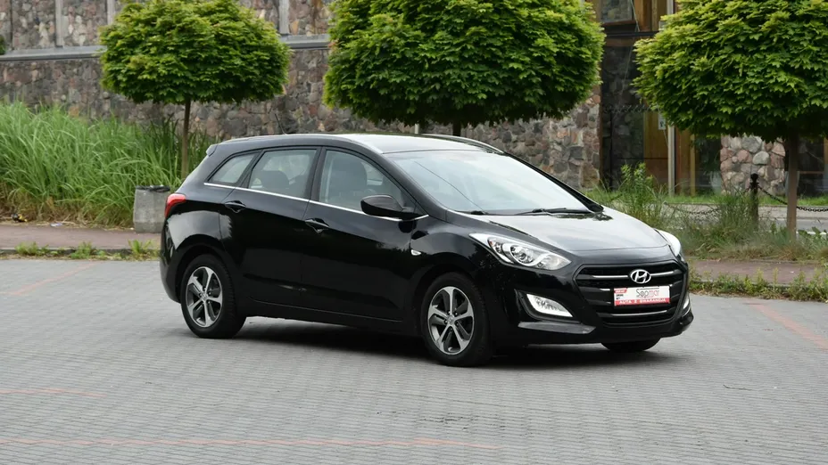 HYUNDAI i30 -