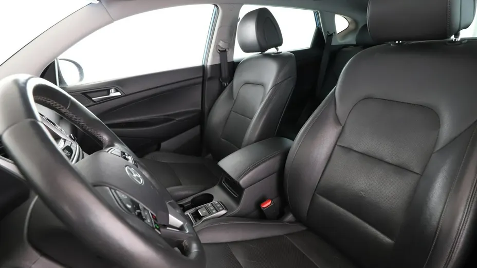 HYUNDAI Tucson -