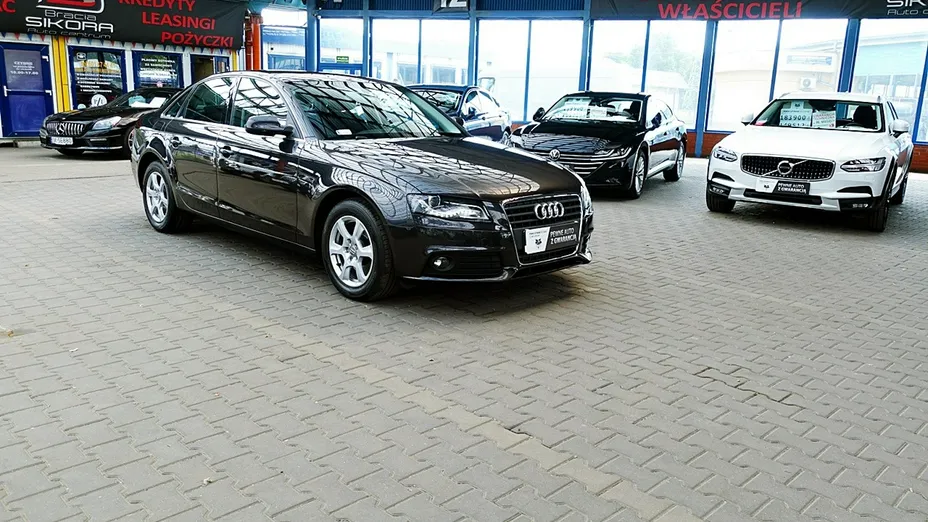 AUDI A4 -