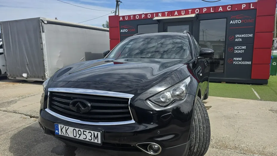 INFINITI QX70 -