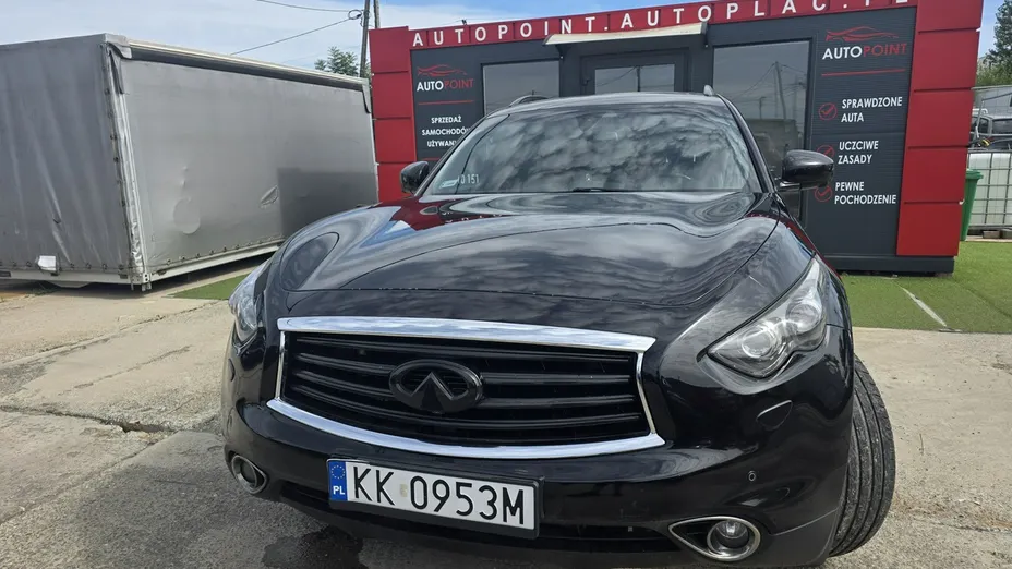 INFINITI QX70 -