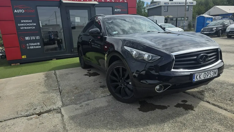 INFINITI QX70 -