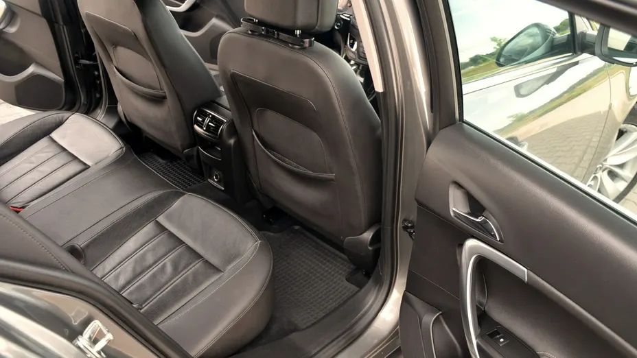 OPEL Insignia -