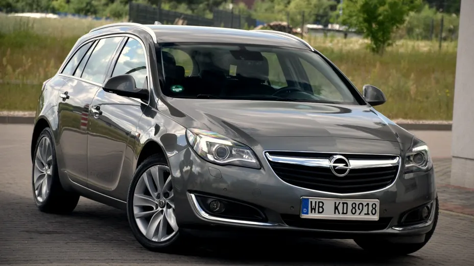 OPEL Insignia -