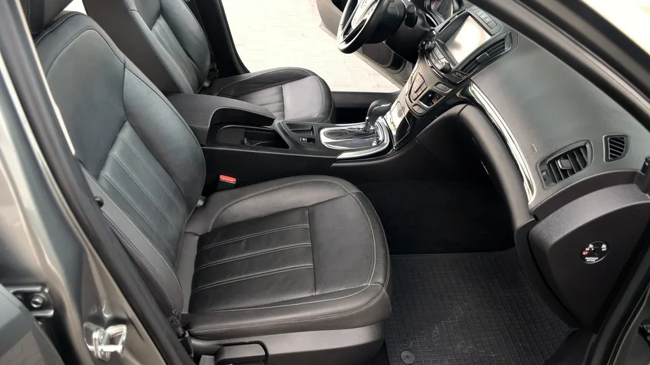 OPEL Insignia -