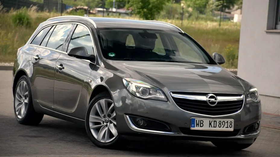 OPEL Insignia -