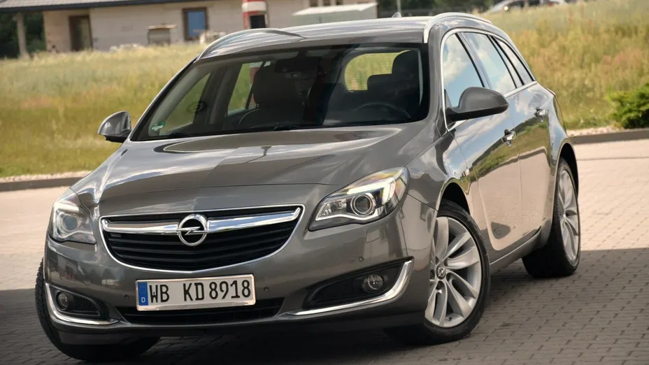 OPEL Insignia -