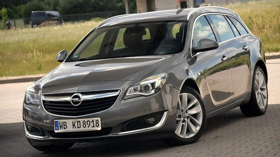 OPEL Insignia -