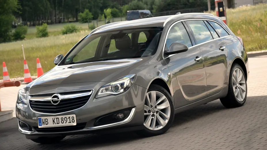 OPEL Insignia -