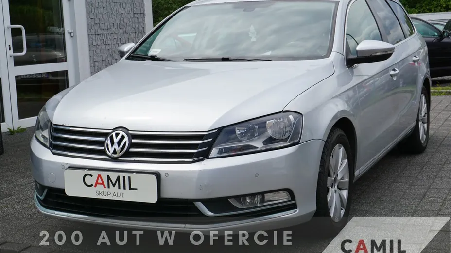 VOLKSWAGEN Passat -