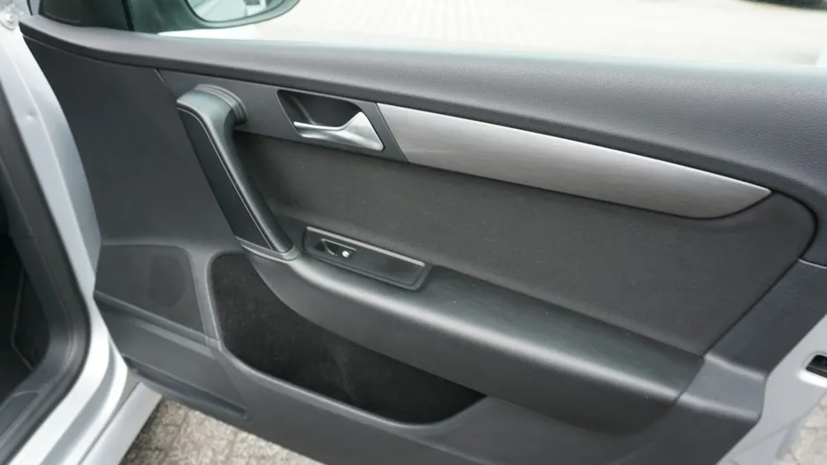 VOLKSWAGEN Passat -