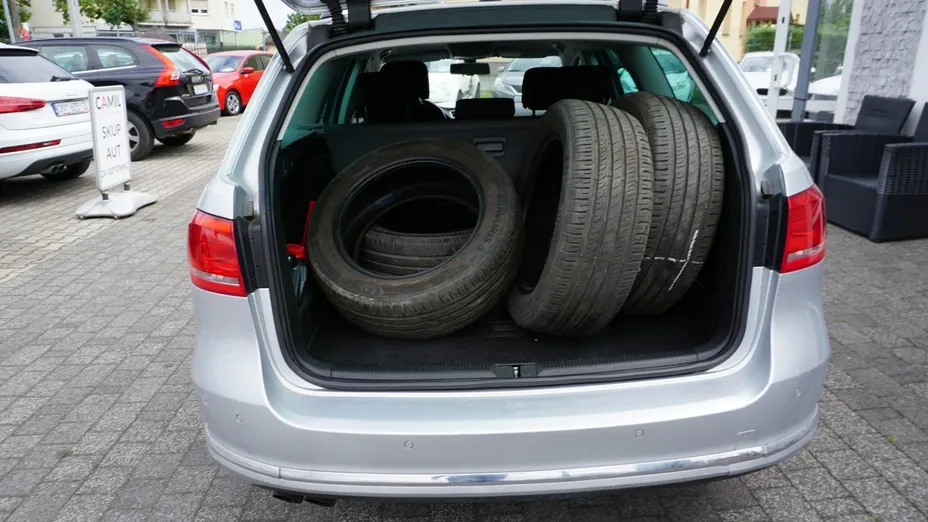 VOLKSWAGEN Passat -