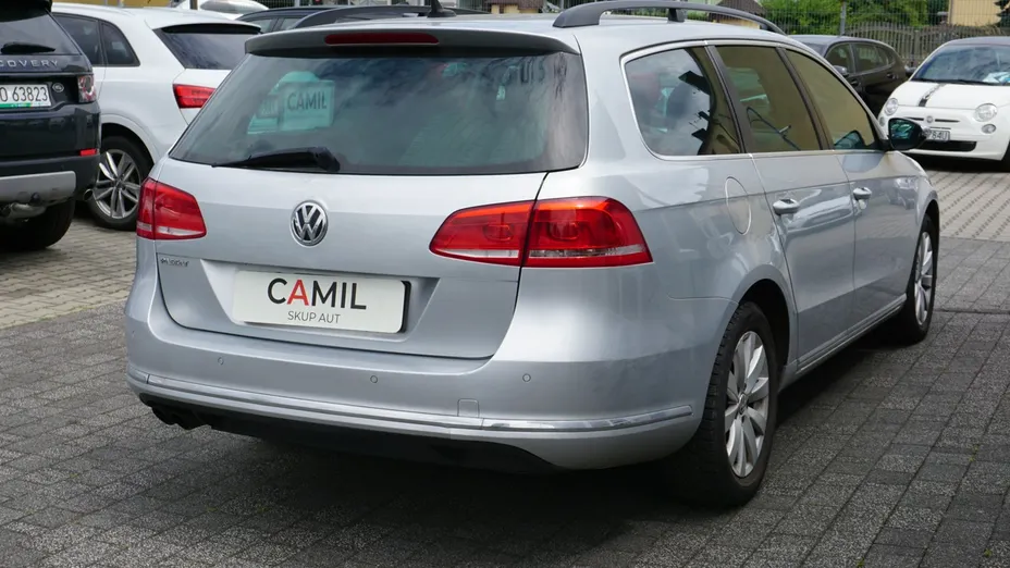 VOLKSWAGEN Passat -