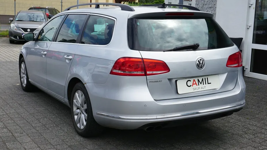 VOLKSWAGEN Passat -