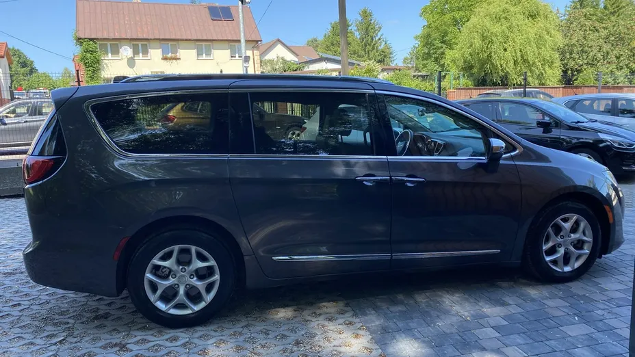 CHRYSLER Pacifica -