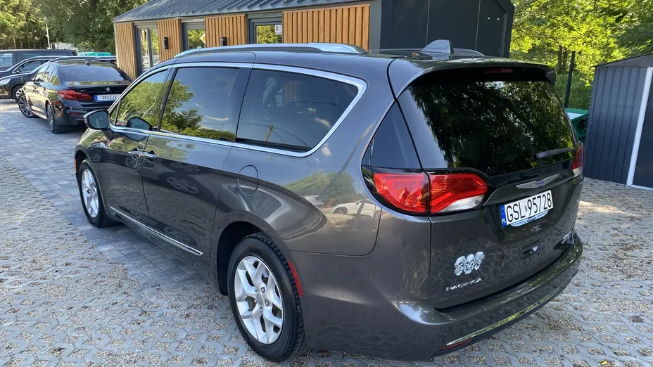 CHRYSLER Pacifica -