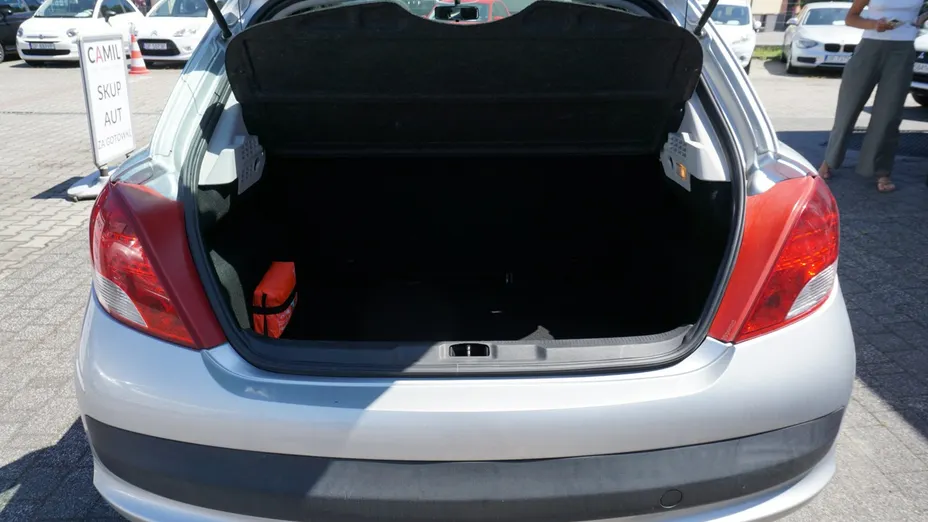 PEUGEOT 207 -