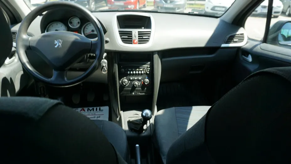 PEUGEOT 207 -