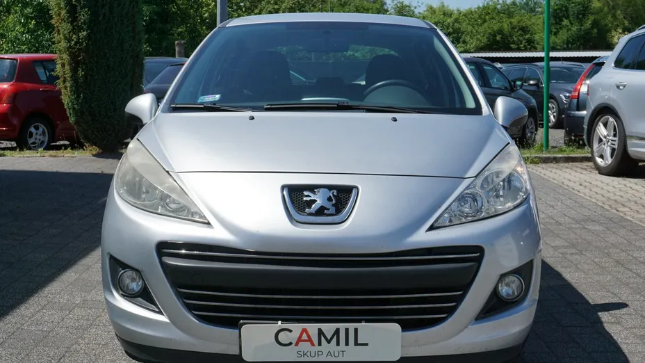 PEUGEOT 207 -