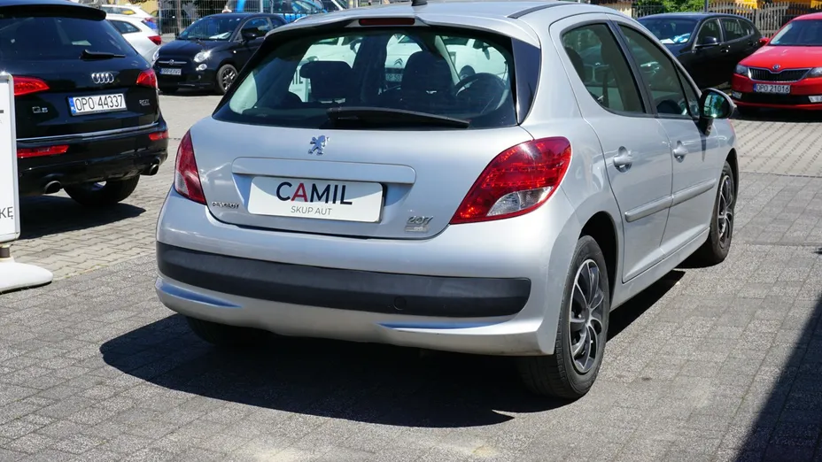 PEUGEOT 207 -