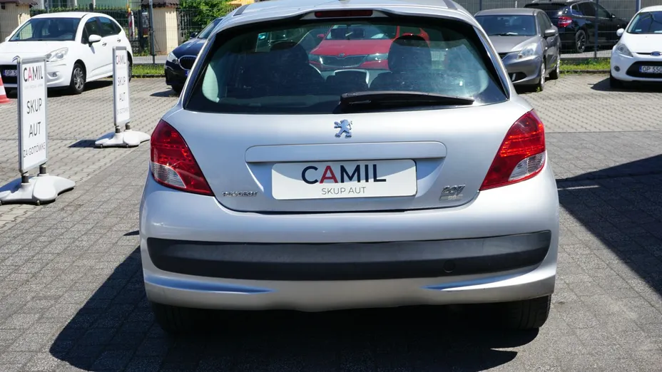 PEUGEOT 207 -
