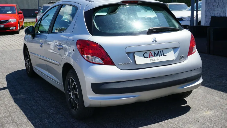 PEUGEOT 207 -