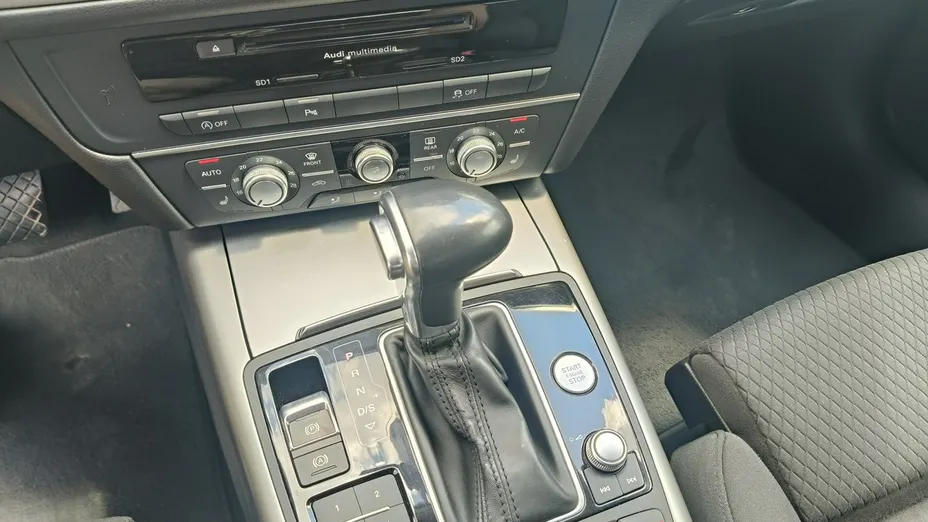 AUDI A6 -