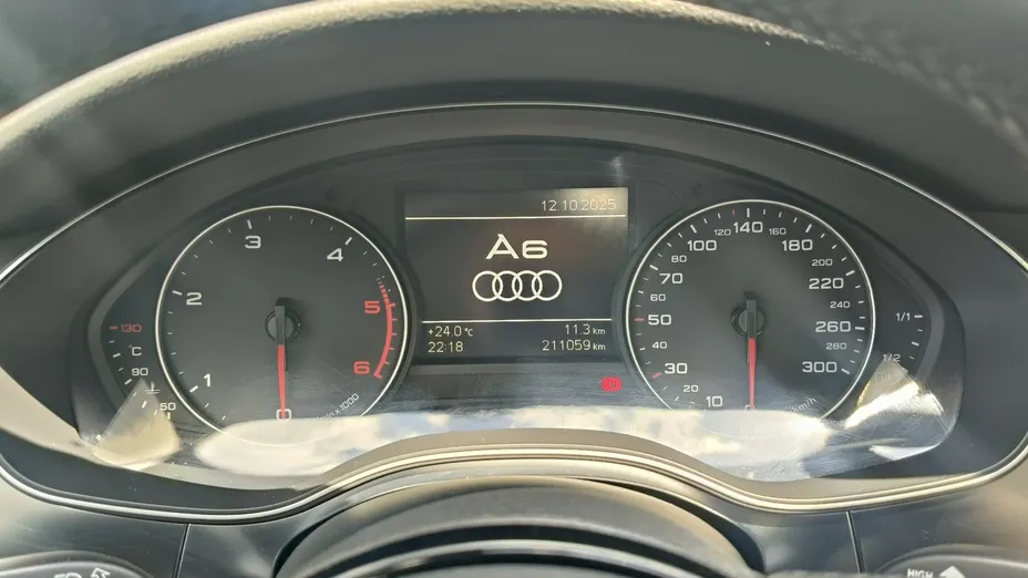 AUDI A6 -