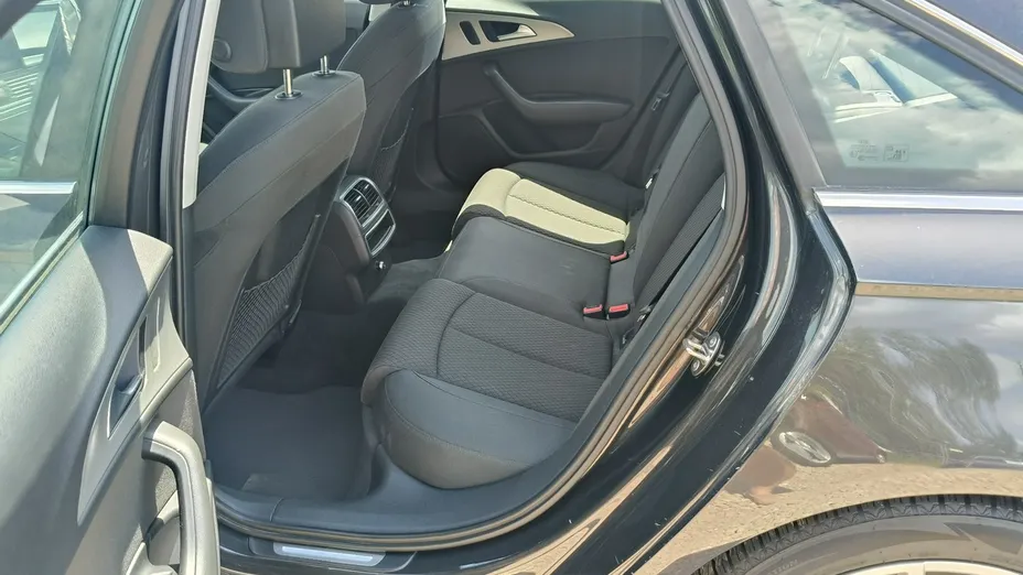 AUDI A6 -