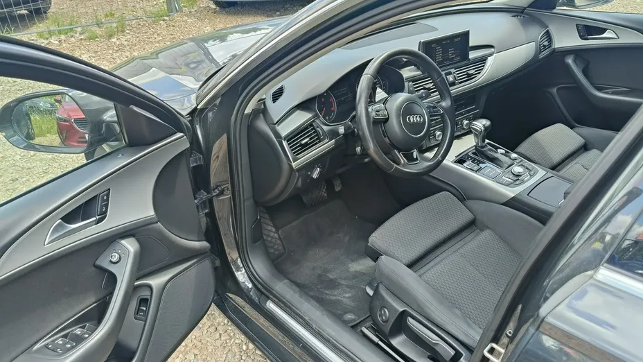 AUDI A6 -