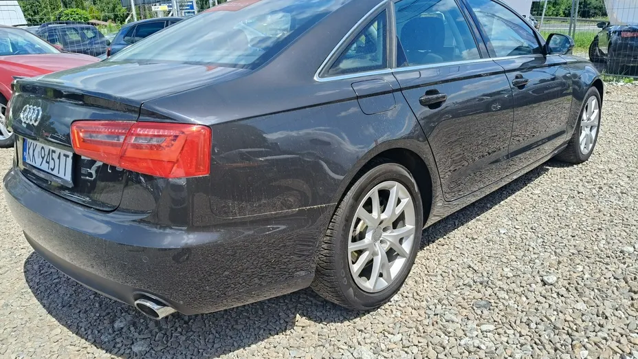AUDI A6 -