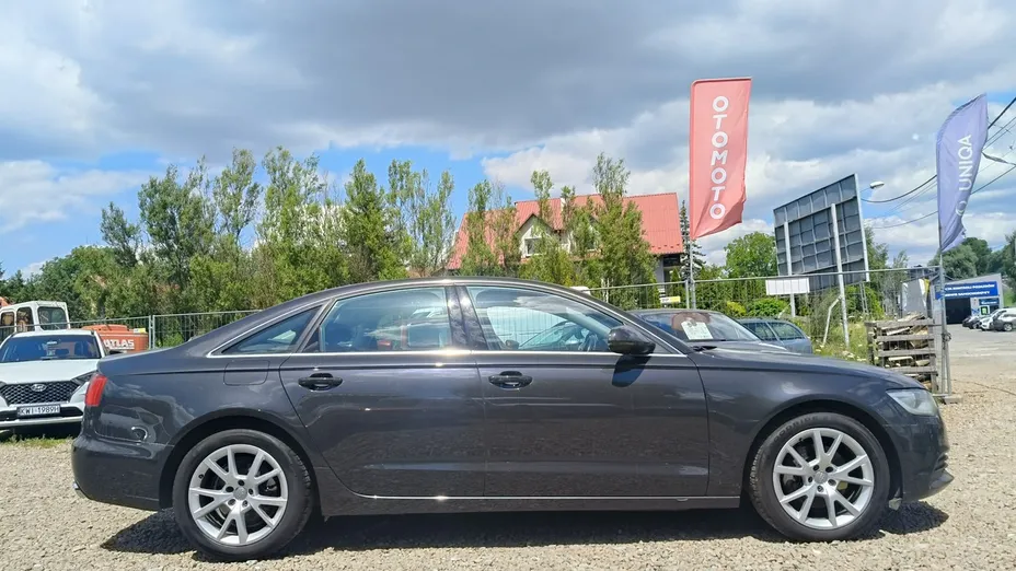 AUDI A6 -