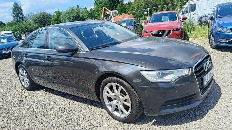 AUDI A6 -