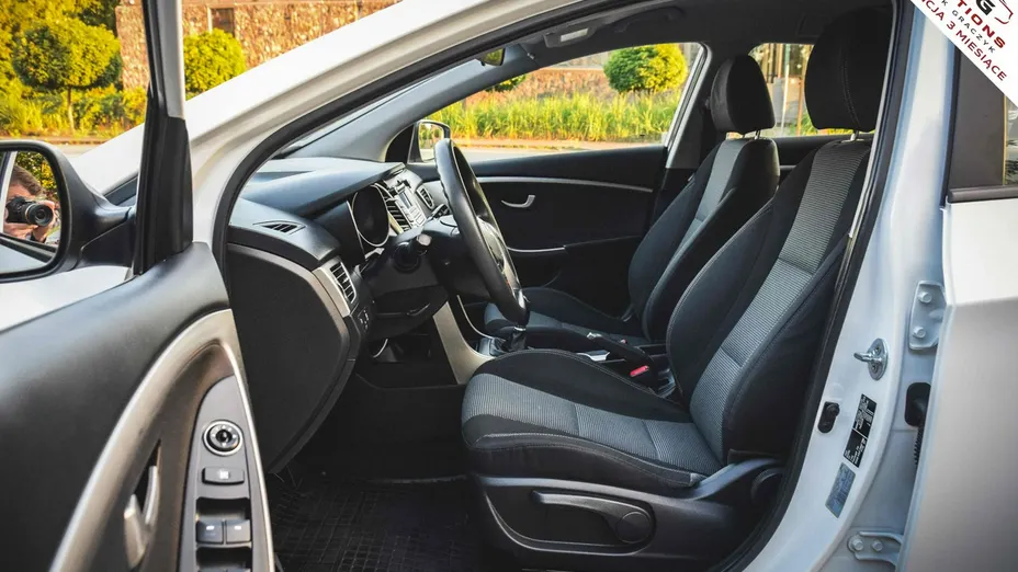 HYUNDAI i30 -