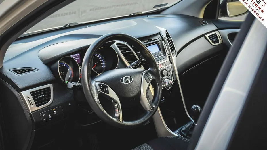 HYUNDAI i30 -