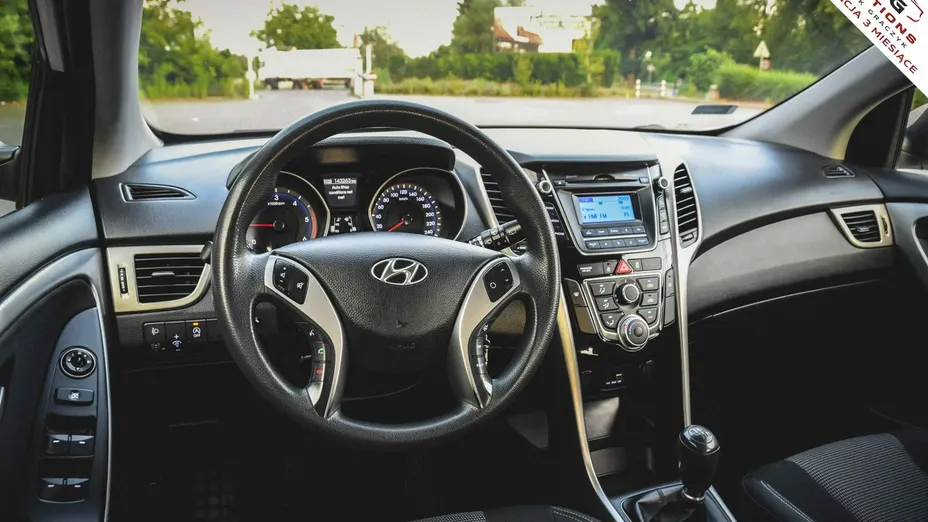 HYUNDAI i30 -