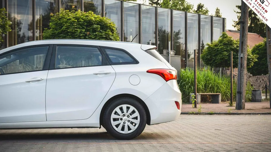 HYUNDAI i30 -
