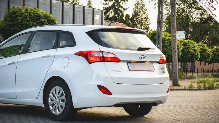 HYUNDAI i30 -
