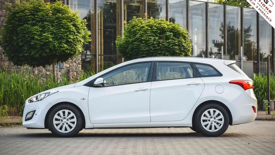 HYUNDAI i30 -