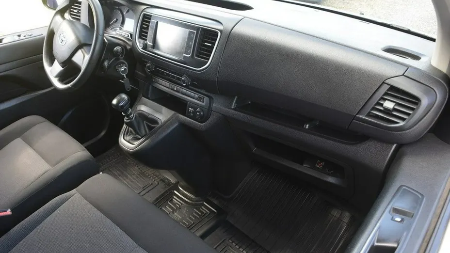 TOYOTA Proace -