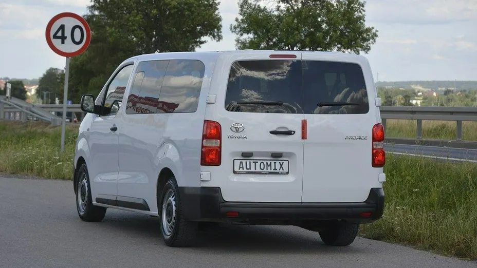 TOYOTA Proace -