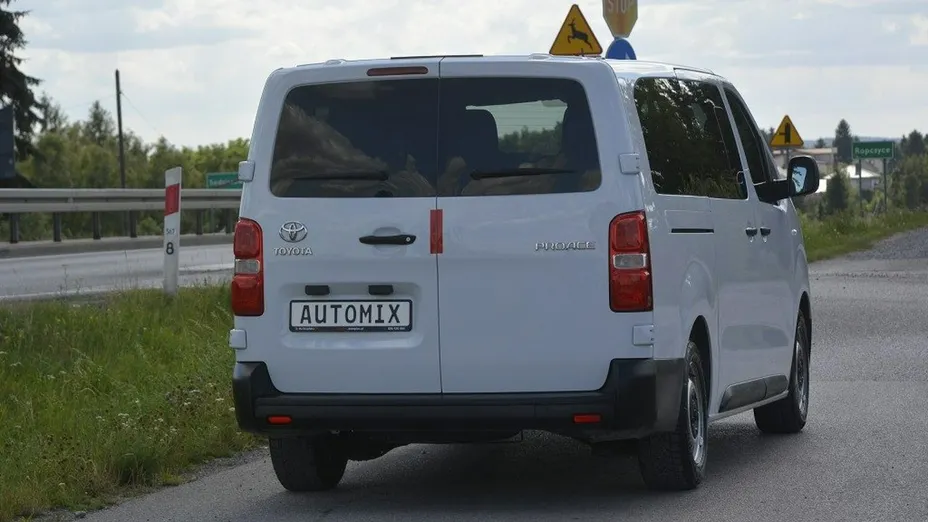 TOYOTA Proace -