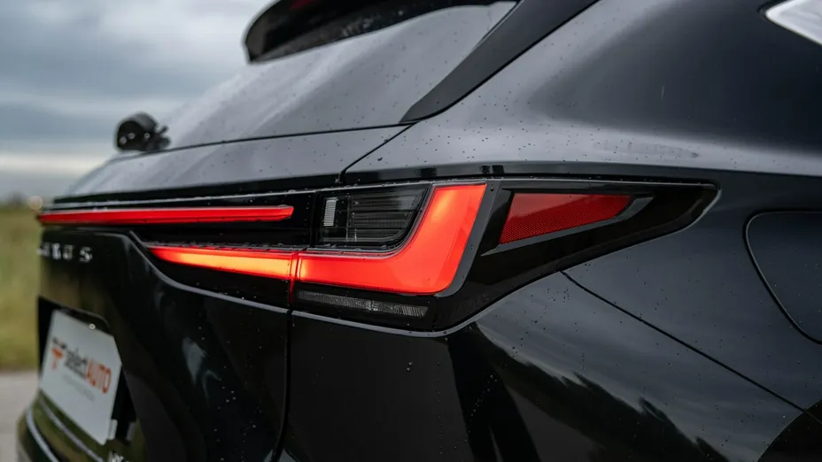 LEXUS NX -