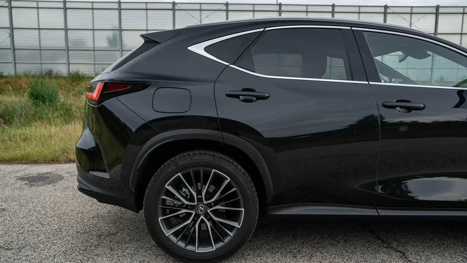 LEXUS NX -