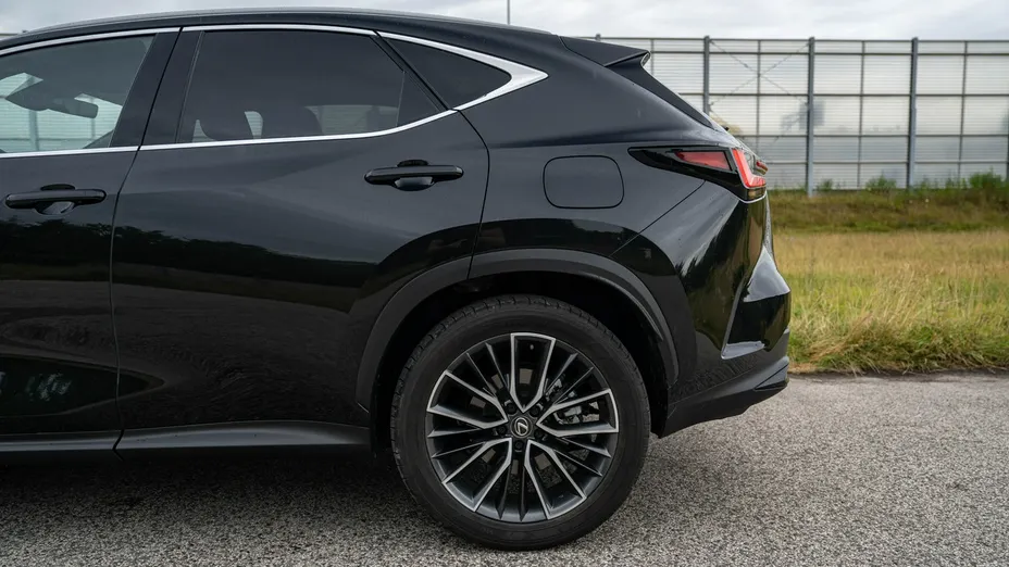 LEXUS NX -