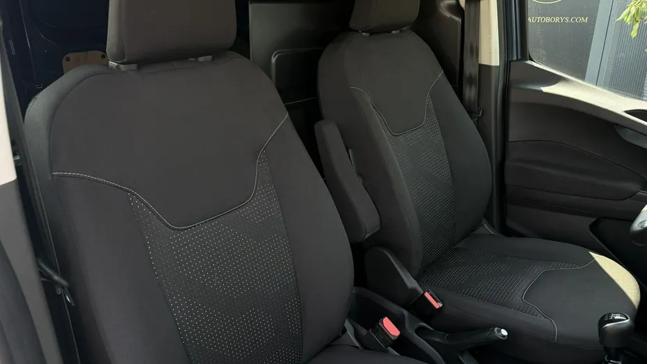 FORD Transit Courier -