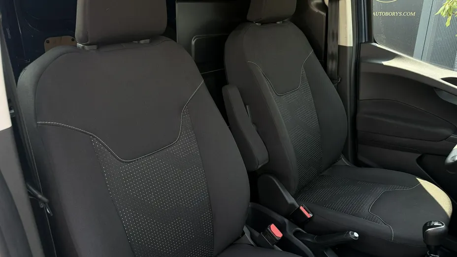 FORD Transit Courier -
