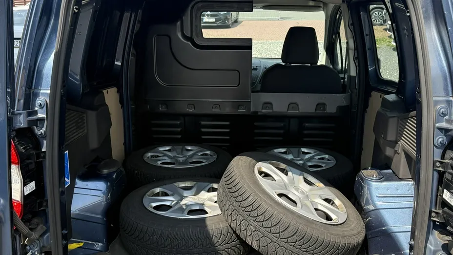 FORD Transit Courier -