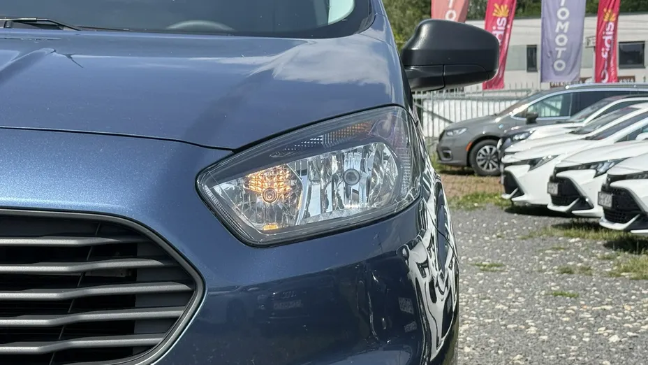 FORD Transit Courier -