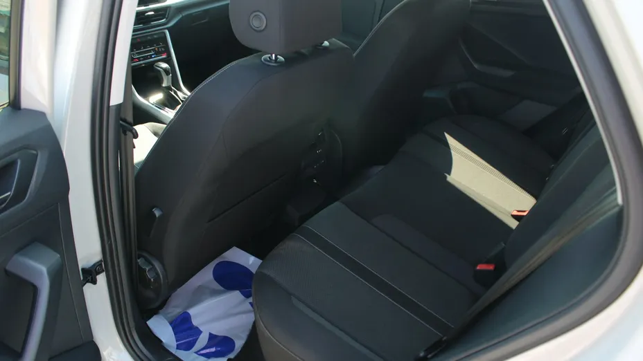 VOLKSWAGEN T-ROC -